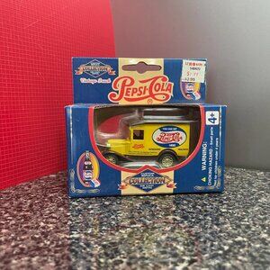 Golden Wheel | Custom Replica Collection | Vintage Pepsi-Cola Truck | Die Cast